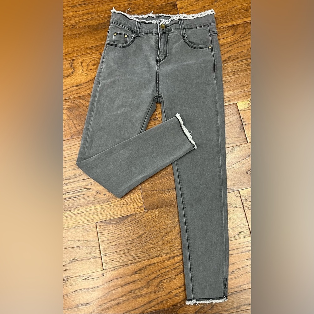 Womens Jeans Gray  denim "Skinny Ankle" flat front Raw Edge -waist-28